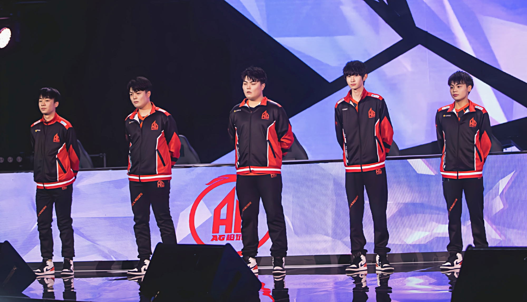 全明星赛倒计时，北京首钢冲刺阶段遗憾出局，细节引发关注，气氛紧张，医务组通报恢复的简单介绍